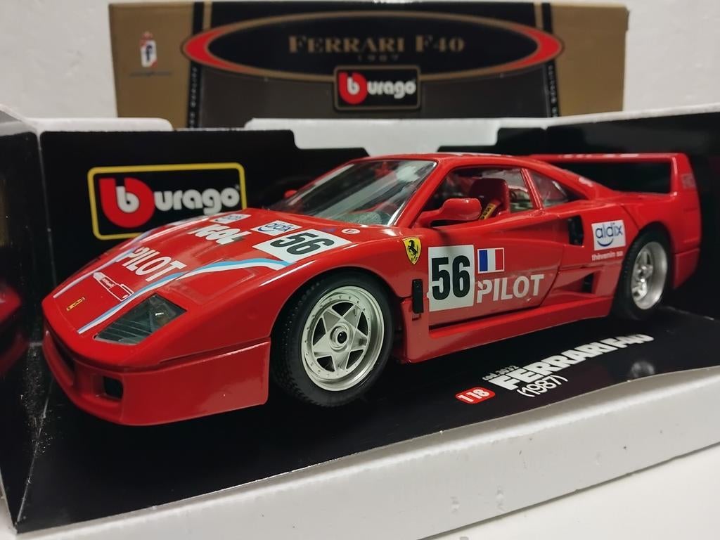 Ferrari F40  Pilot #56 red 1987 Bburago metal 1:18 KRD, Hobby en Vrije tijd, Modelauto's | 1:18, Ophalen of Verzenden, Zo goed als nieuw