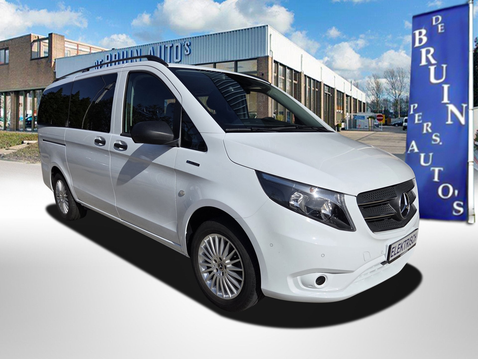 Mercedes-Benz EVITO TOURER PRO L2 8-Persoons Airco L & R Sch, Auto's, Gebruikt, 41 kWh, 116 pk, Wit