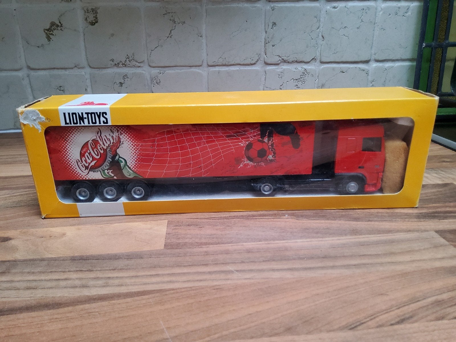 Lion-Toys DAF 95XF Coca-Cola vrachtwagen met oplegger, Overige merken, 1:50 of kleiner, Ophalen of Verzenden, Zo goed als nieuw