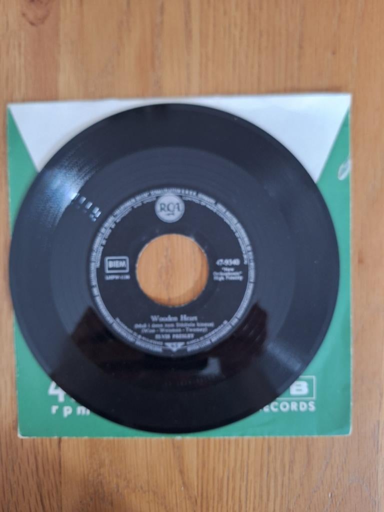 Elvis Presley - Wooden Heart Vinyl Single (RCA 47-9340), Gebruikt, 7 inch, Single, Ophalen of Verzenden