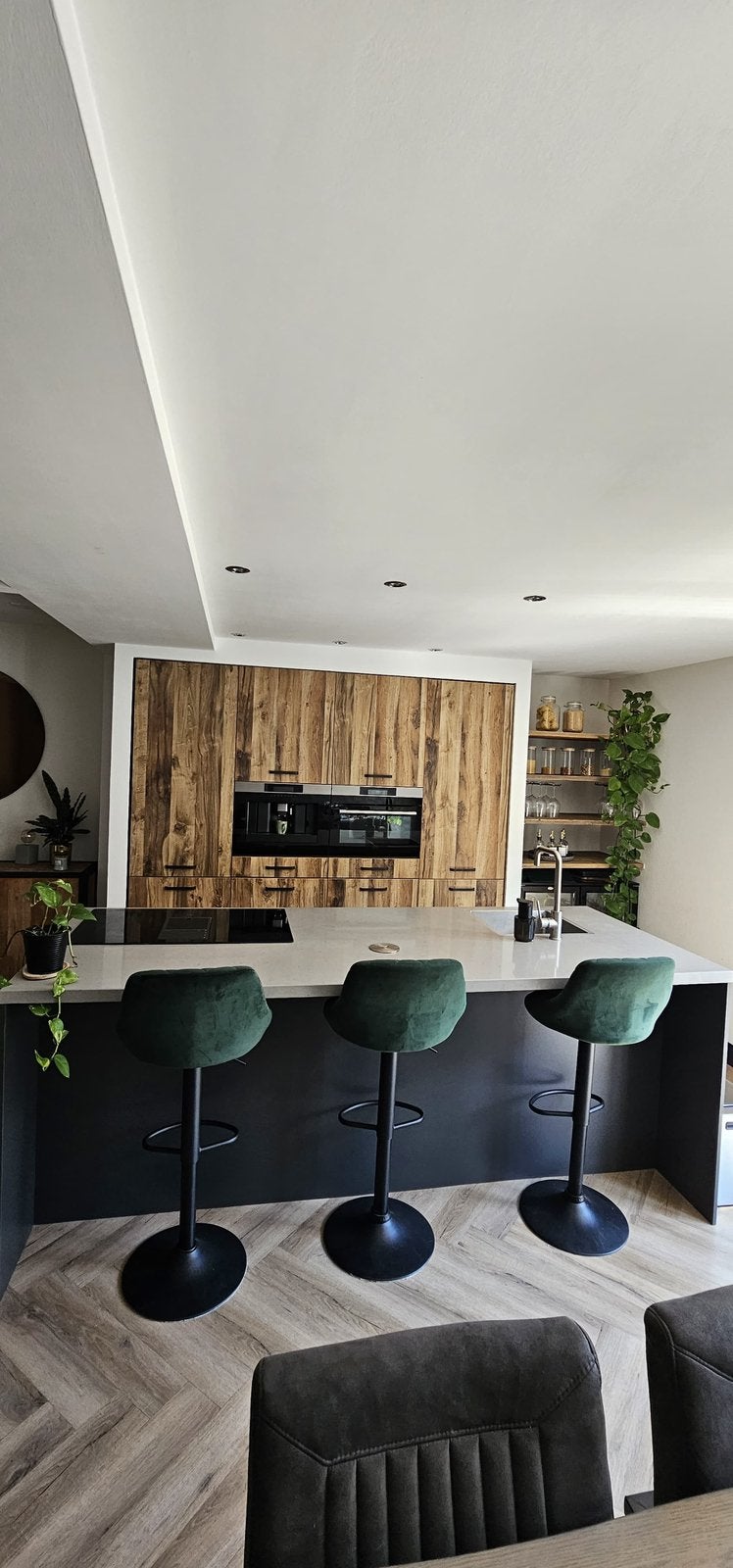 Set van 3 luxe barkrukken groen velvet / verstelbaar, Huis en Inrichting, Barkrukken, Ophalen, Zo goed als nieuw, In hoogte verstelbaar