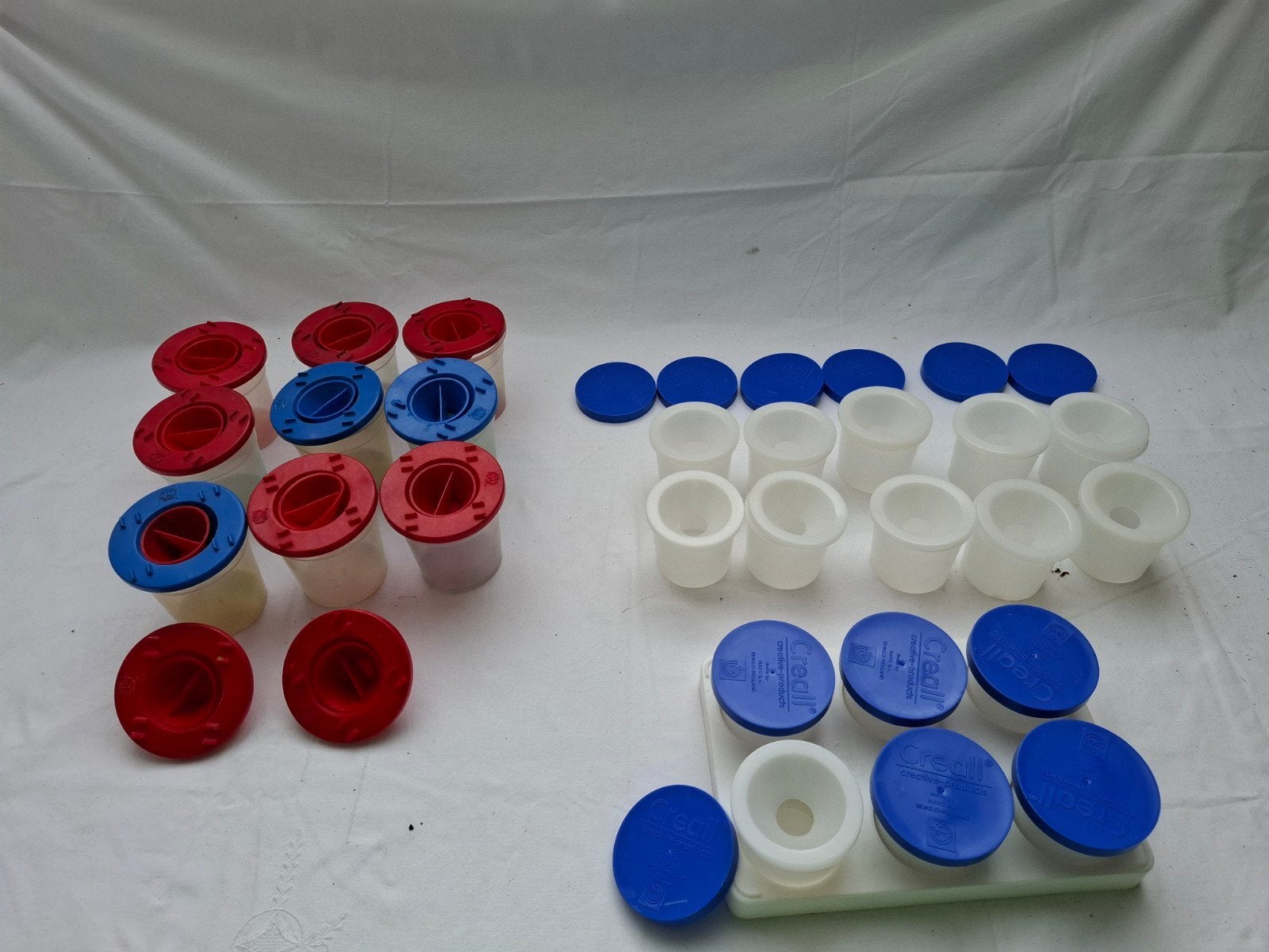 Knutselpotjes en verfbekers voor kinderen (diverse sets), Gebruikt, Overige thema's, Meerkleurig, Ophalen of Verzenden