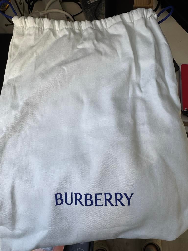 Burberry Schoudertasje - Nieuw met labels, Ophalen of Verzenden, Nieuw, Overige kleuren, Schoudertasje