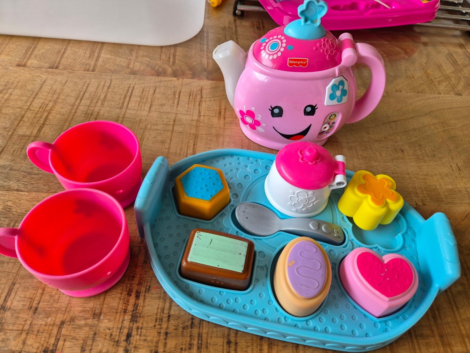 Fisher-Price theepot met geluid en accessoires, Ophalen of Verzenden, Gebruikt, Overige typen, Met geluid