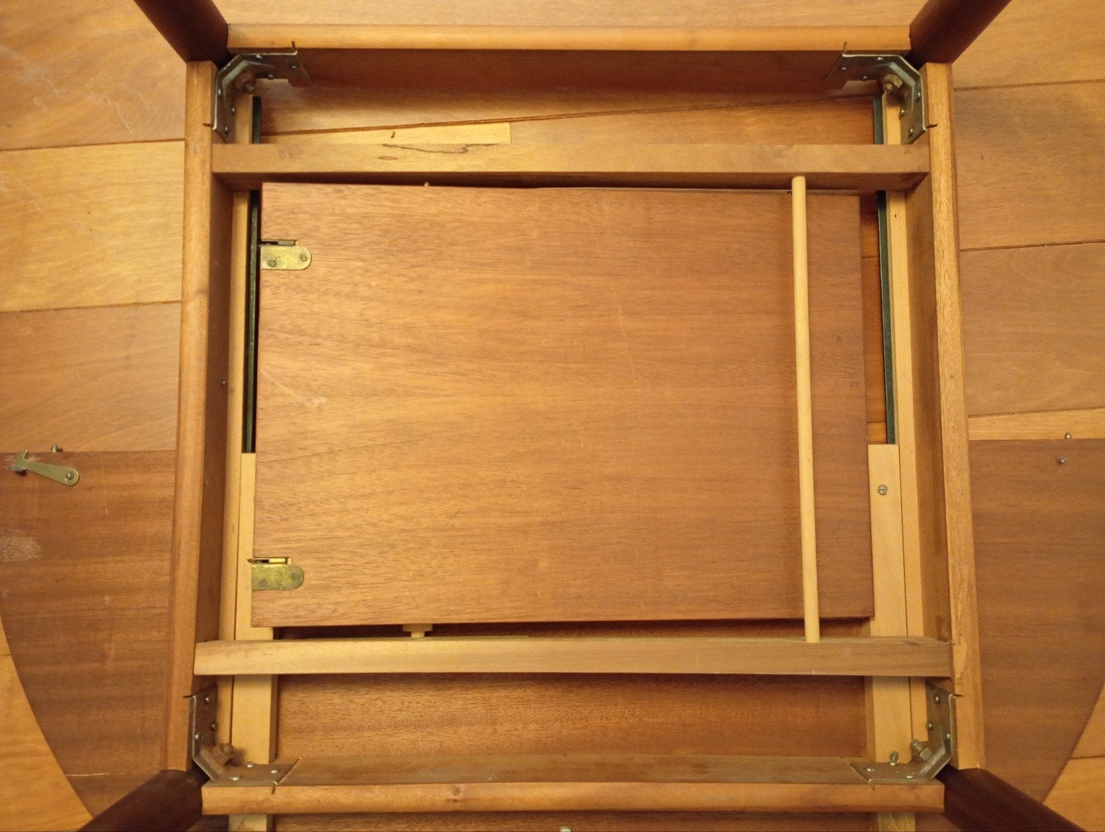 Foto 21 van Pastoe eettafel Cees Braakman (uitschuifbaar) + 4 stoelen