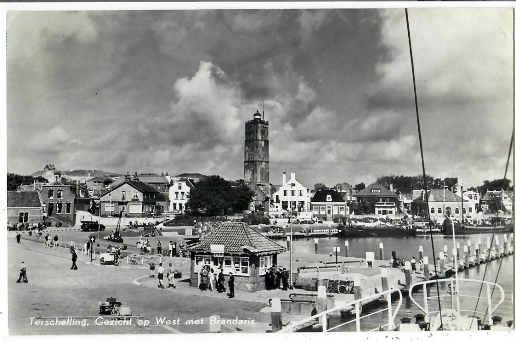 Terschelling - Gezicht op West met Brandaris, Verzenden, 1940 tot 1960, Gelopen, Waddeneilanden