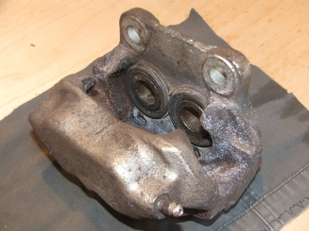 Volvo 140 Ate remklauw links voor, Verzenden, Gebruikt, Volvo