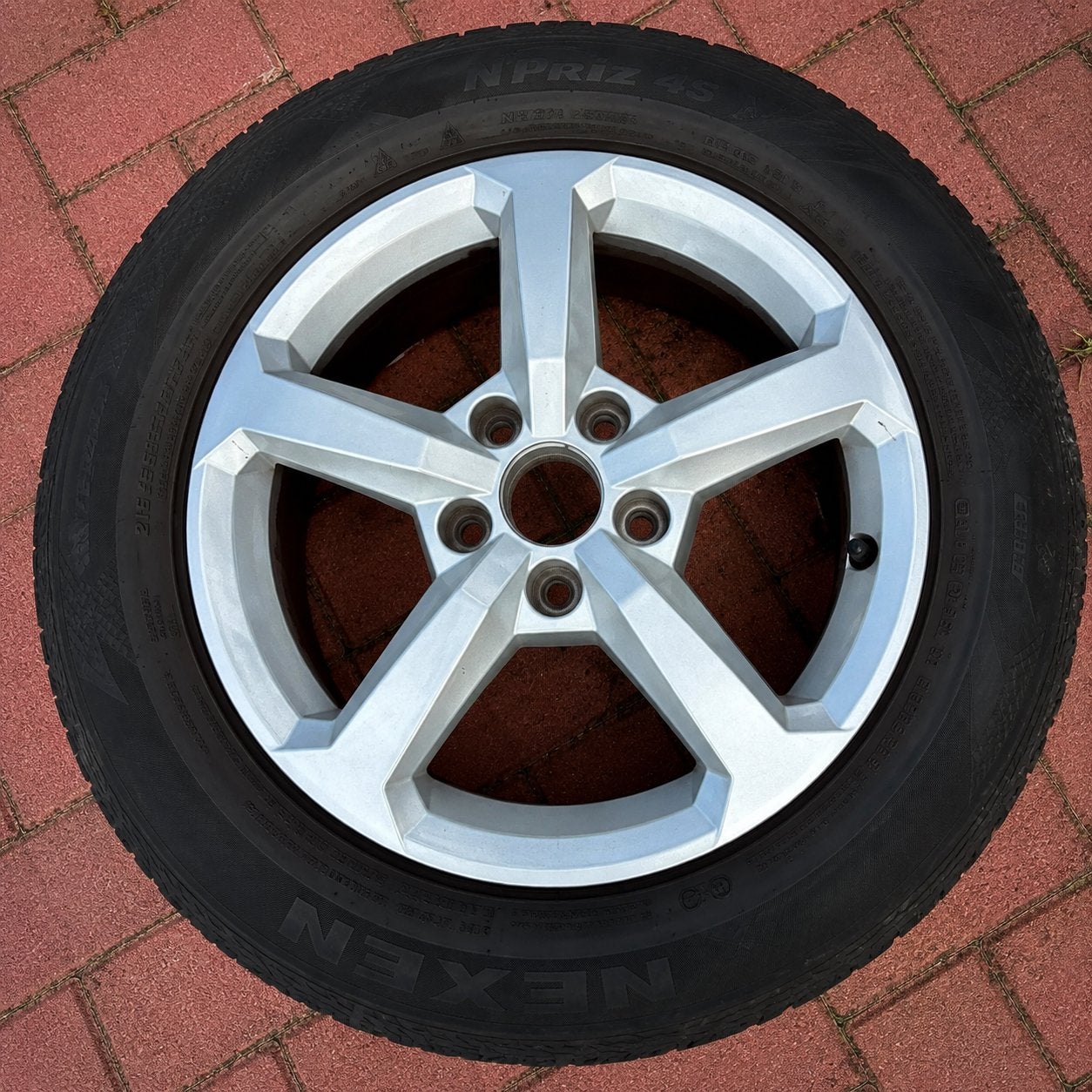 4 Originele Audi Q2 velgen en banden 2x All Season, 2x Zomer, Ophalen, 16 inch, Banden en Velgen, All Season