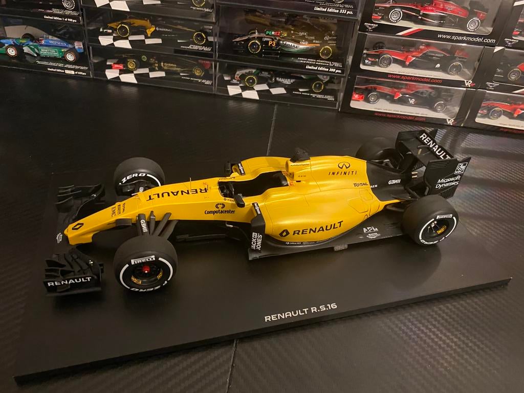 Renault R.S.16 1:18 Team Presentation, Hobby en Vrije tijd, Modelauto's | 1:18, Ophalen of Verzenden, Zo goed als nieuw, Auto