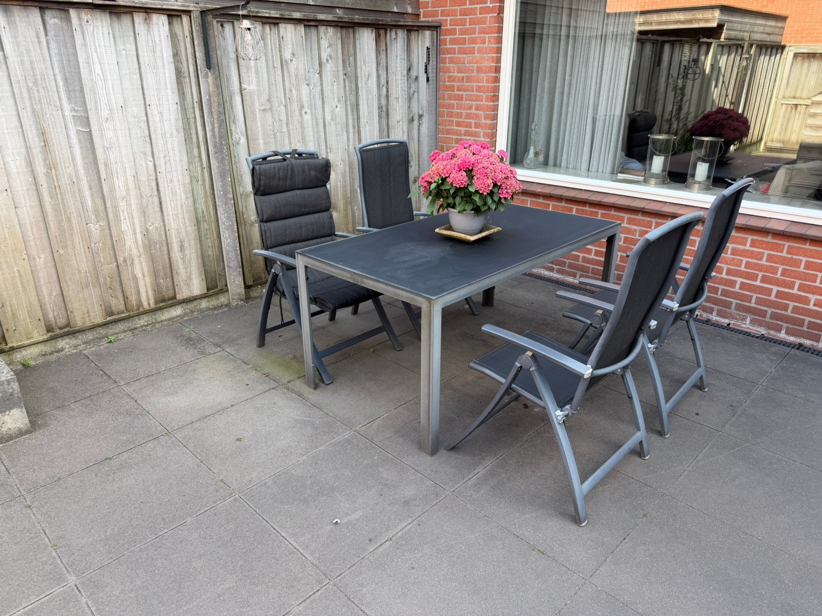 Mooie tuinset 90 x 160 cm met vier stoelen en kussens, Ophalen, Zo goed als nieuw, Aluminium