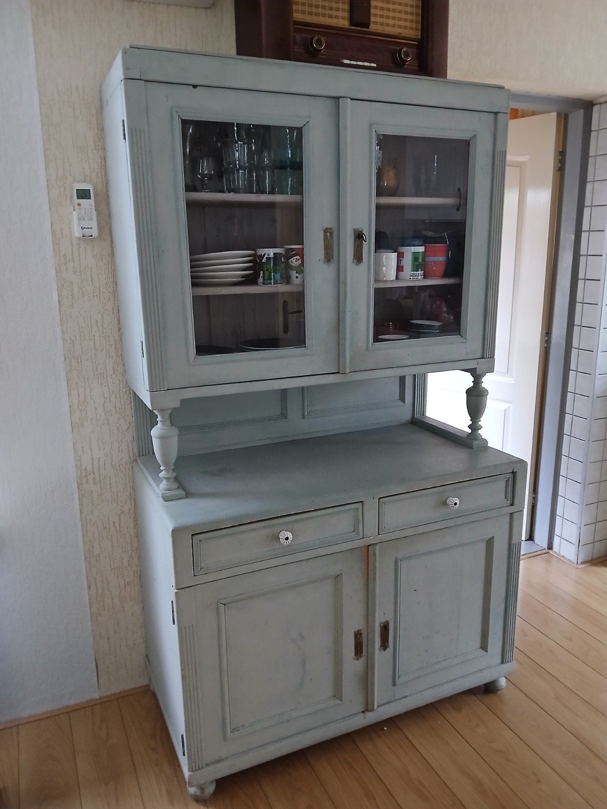 Antieke buffetkast / servieskast - lichtblauw, Ophalen, Gebruikt, 100 tot 150 cm, Met lade(s)