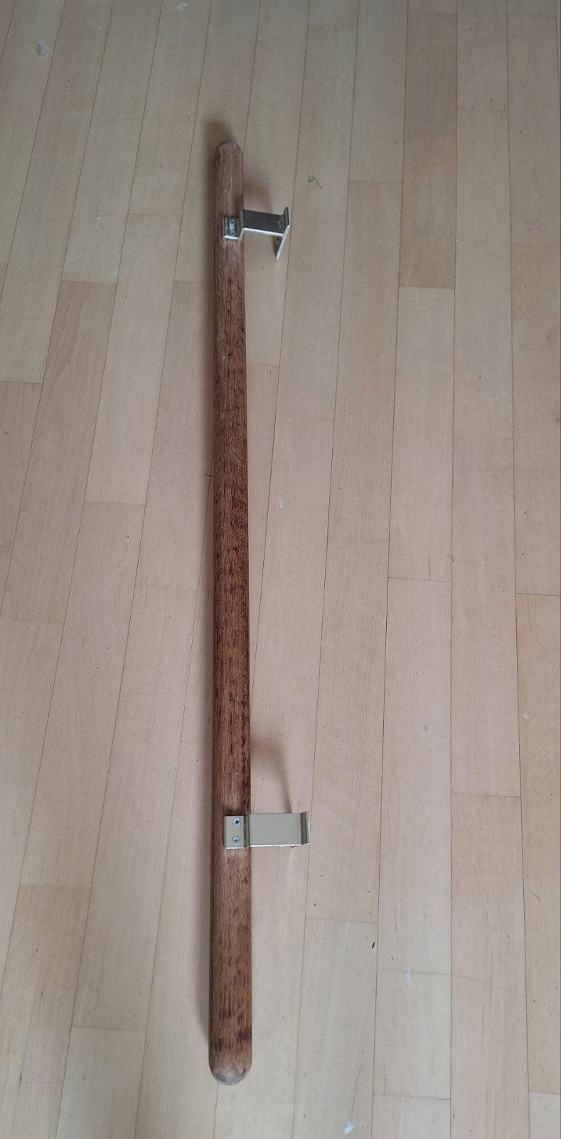 Stevige hardhouten trapleuning 110 cm met leuningdragers, Ophalen, Gebruikt