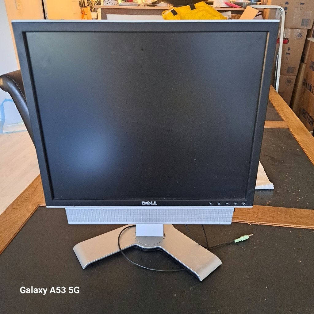 Dell monitor with soundbar, Ophalen, Gebruikt, IPS, Kantelbaar