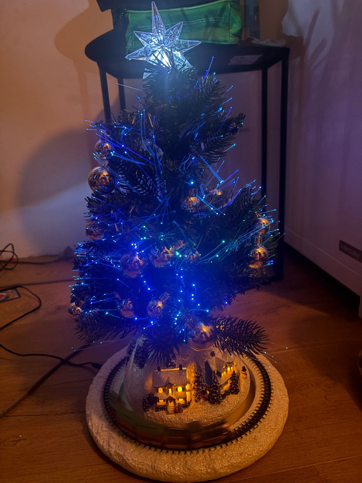 Kerstboom met verlichting / trein, Diversen, Ophalen