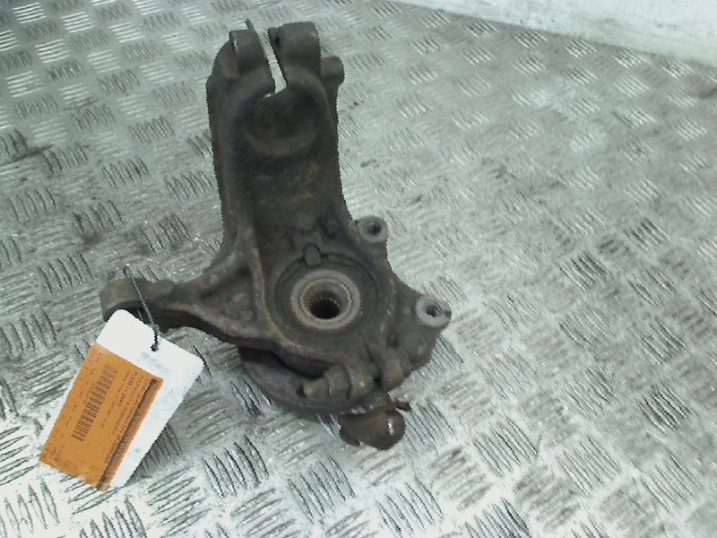 Fusee Links Voor Citroën C2 (JM) (2003-09/2009-12), Gebruikt, Citroën, Kontakt-citroen@citroen.com, Citroën Deutschland GmbH