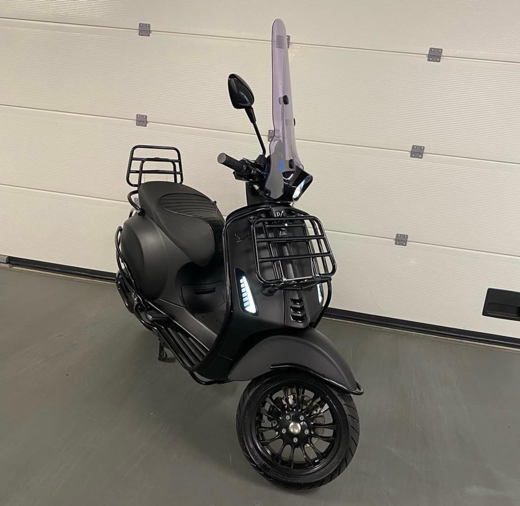 Vespa Sprint Snor Mat Zwart 2020 Vol opties met garantie, Ophalen, Zo goed als nieuw, Benzine, Vespa