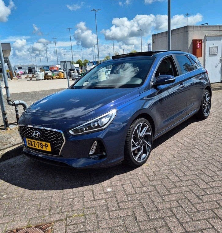 Hyundai i30 1.4 T-GDI Automaat | Pano | Leder | N-Line 18”, Lichtsensor, 1353 cc, 4 cilinders, Blauw