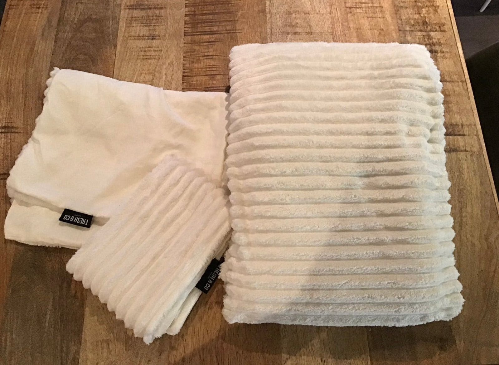 Te koop nieuw teddy dekbedovertrek 240 bij 200/220, Ophalen of Verzenden, Zo goed als nieuw, Wit, Vierkant