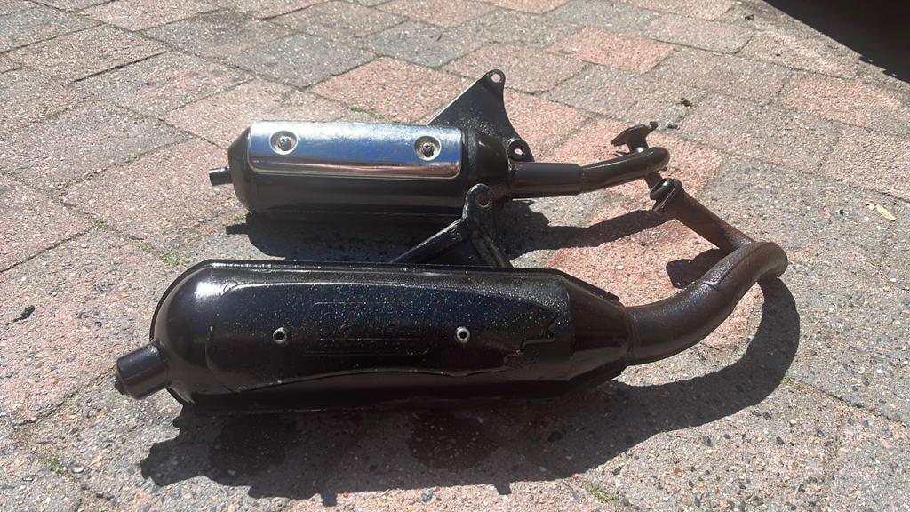 Aprilia sr minarelli horizontaal uitlaten gianelli en standa, Ophalen of Verzenden, Zo goed als nieuw, Uitlaat