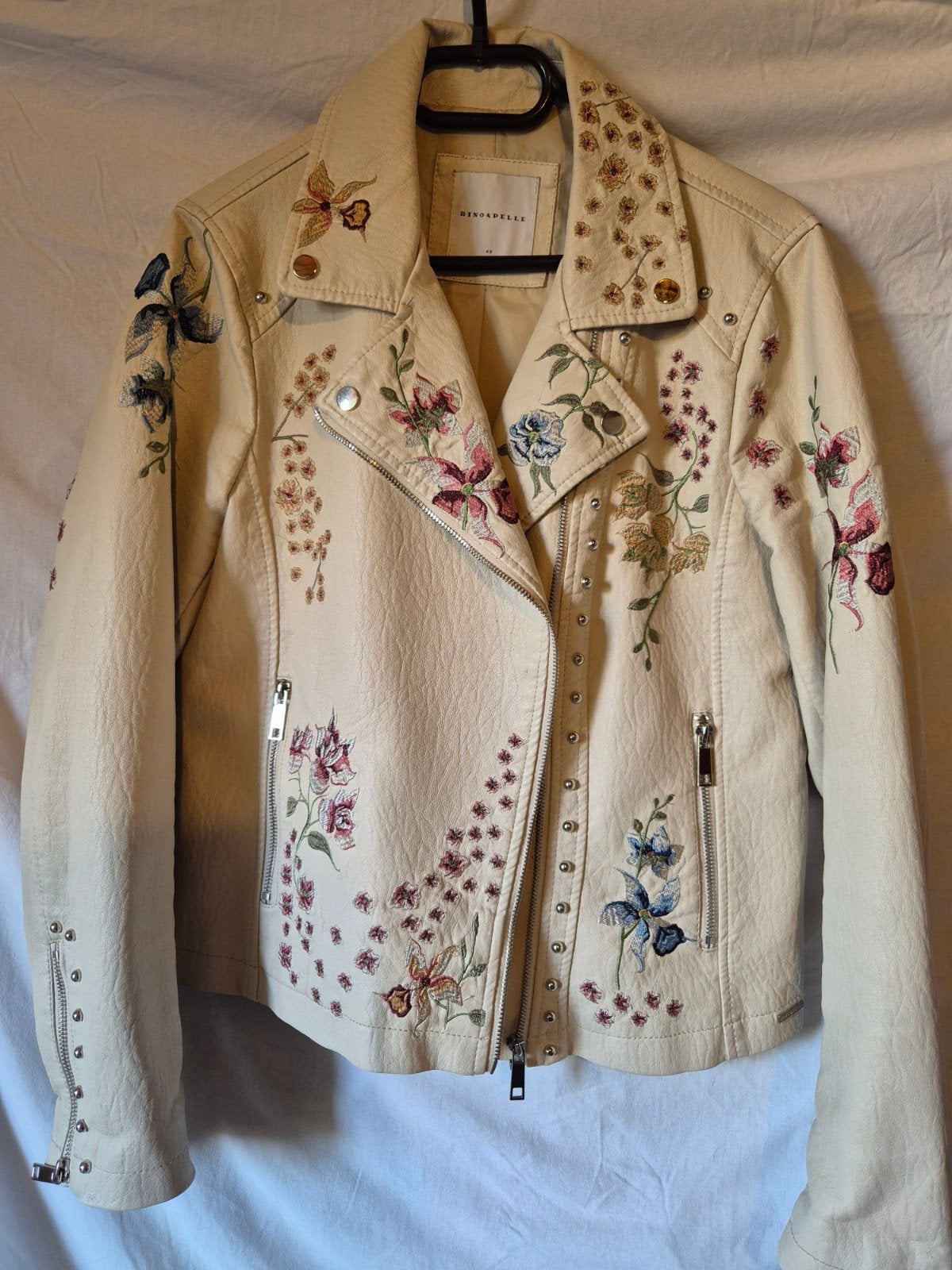 Rino & Pelle bikerjack met bloemenprint - Maat 42, Beige, Maat 42/44 (L), Ophalen of Verzenden, Gedragen