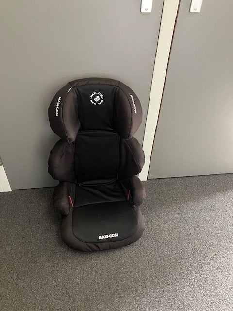MAXI-COSI  autostoelje,  vanaf 3 jaar,  zwart, Ophalen, 15 t/m 36 kg, Gebruikt, Autogordel