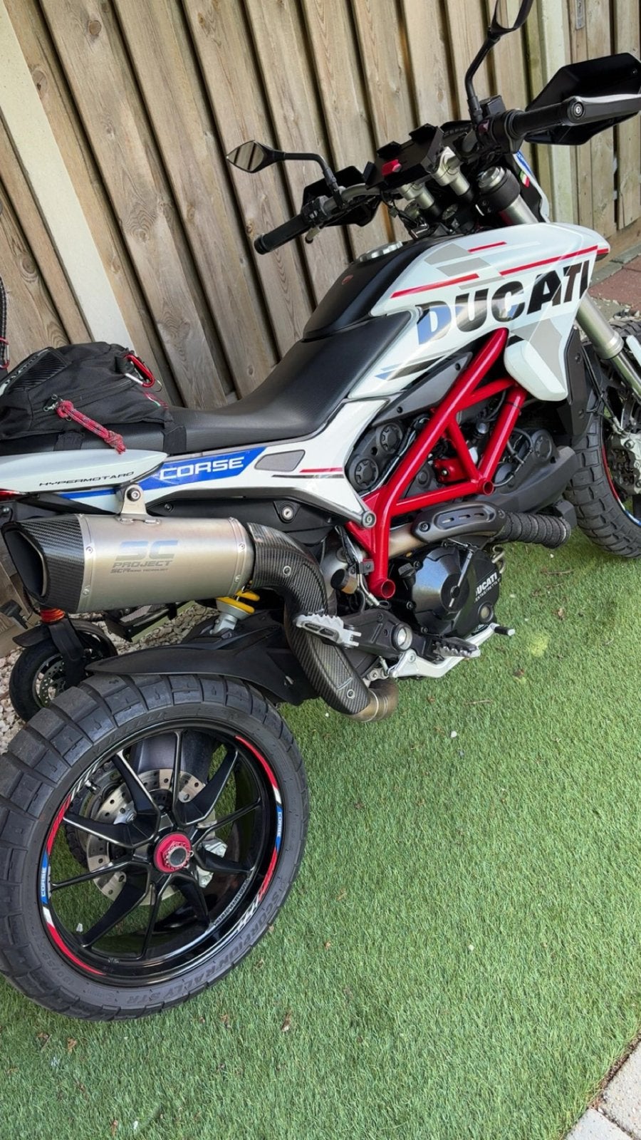 Ducati Hypermotard 821, Motoren, 2 cilinders, Gebruikt, Particulier, Meer dan 35 kW