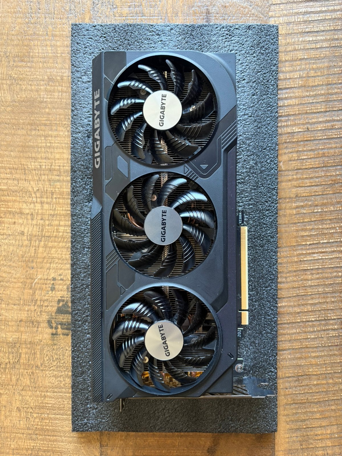 Gigabite Geforce RTX 4070, Computers en Software, Videokaarten, GDDR6, Ophalen of Verzenden, Zo goed als nieuw, HDMI