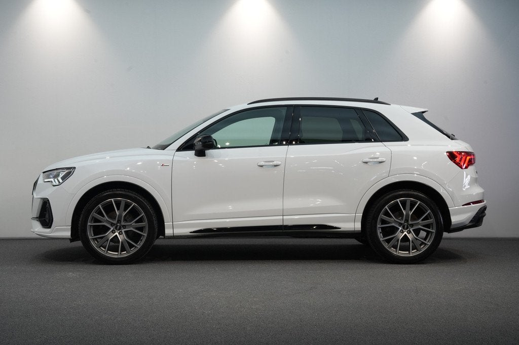 Audi Q3 35 TFSI S LINE  TREKHAAK  ADAP.CRUISE  DIG., 12 maanden, Zwart, 4 cilinders, Wit