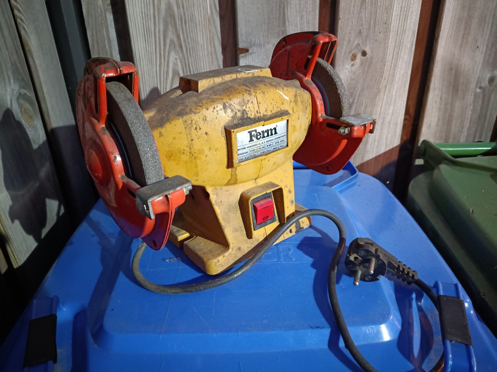 Ferm werkbankslijpmachine, Ophalen of Verzenden, Gebruikt, Minder dan 700 watt, Werkbankslijpmachine