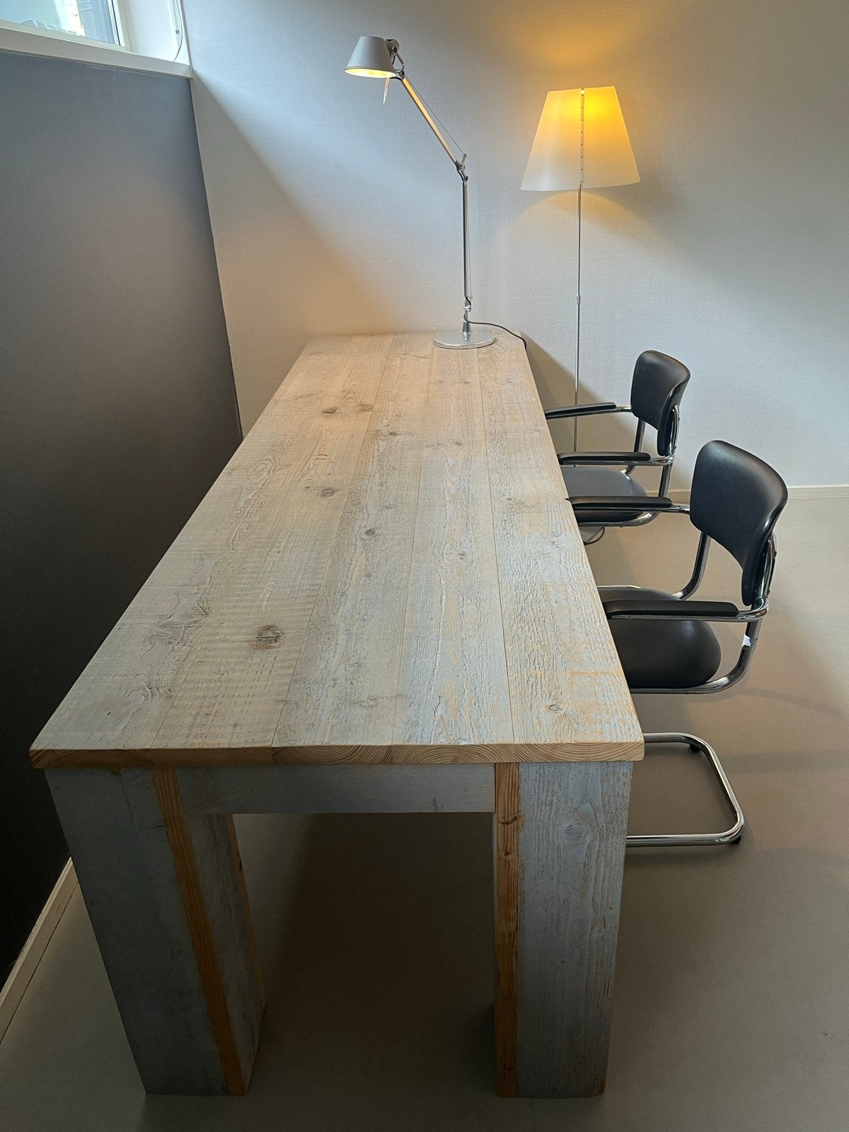 Robuust houten bureau - ideaal voor kantoor of studio, Ophalen, Overige typen, Gebruikt, Hout