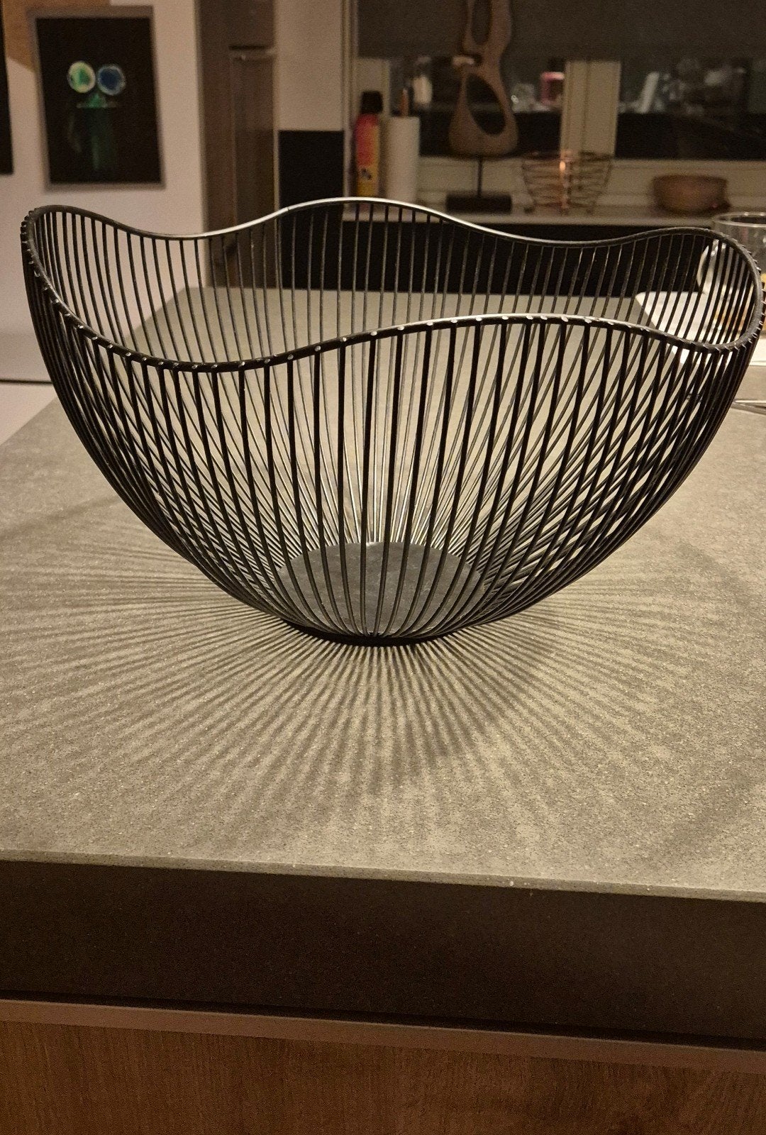 Moderne metalen fruitschaal - Zwart design, Huis en Inrichting, Ophalen, Schaal, Zo goed als nieuw, Metaal
