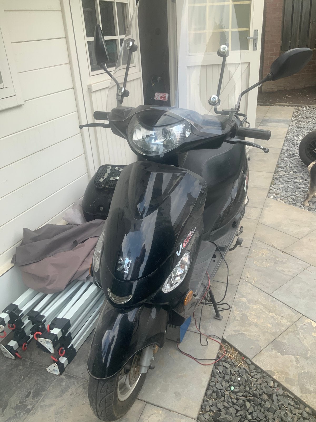 Scooter snor peugeot v clic, Fietsen en Brommers, Ophalen, Zo goed als nieuw