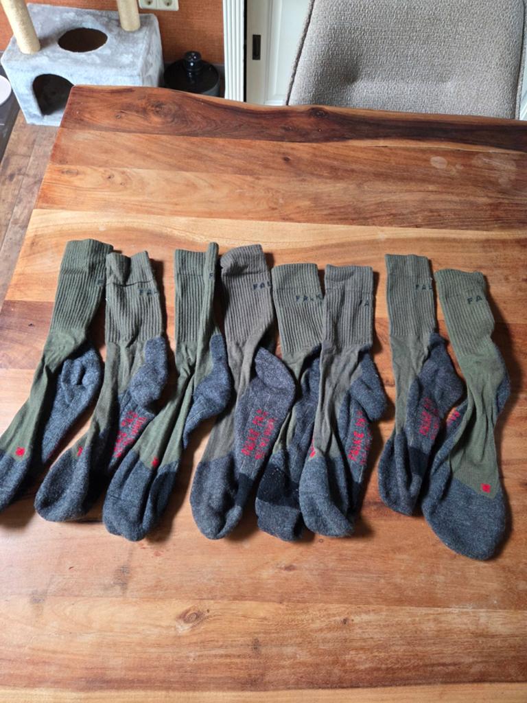 4x falke sokken, Ophalen of Verzenden, Landmacht, Nederland, Kleding of Schoenen