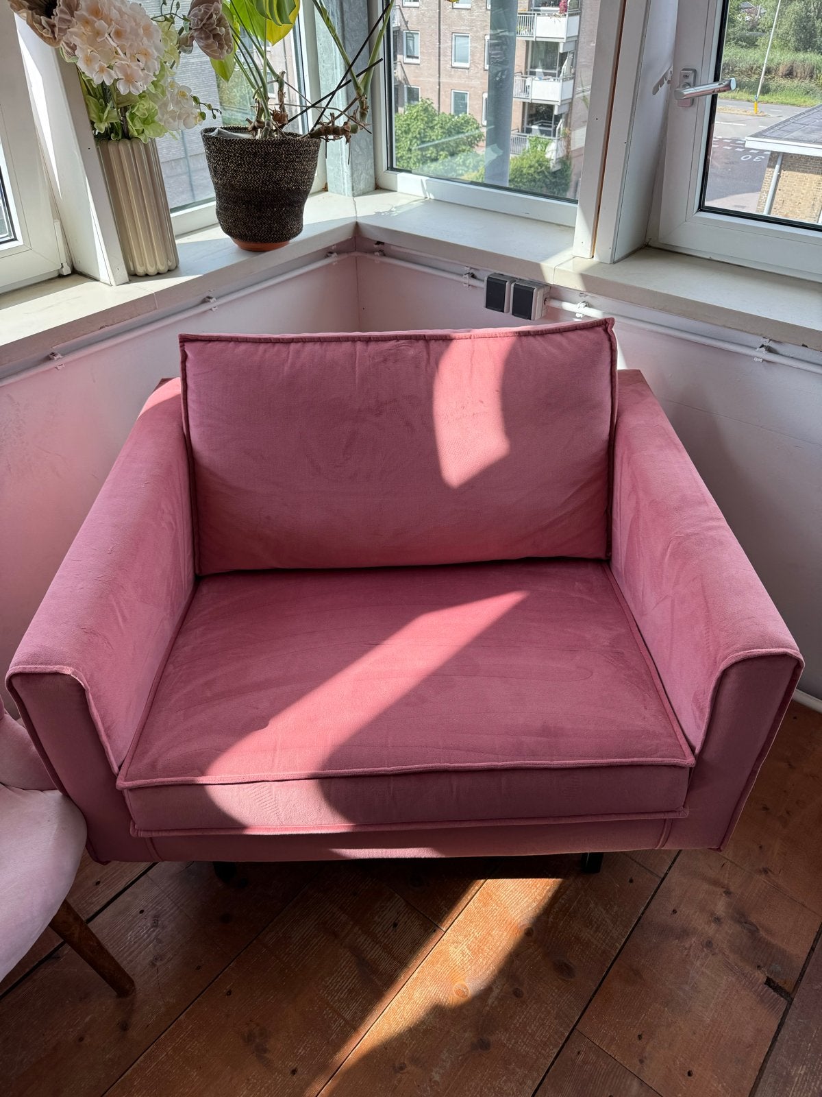 Sissy boy- Roze fluwelen fauteuil - Zo goed als nieuw, Huis en Inrichting, Ophalen, Zo goed als nieuw, Stof, 75 tot 100 cm
