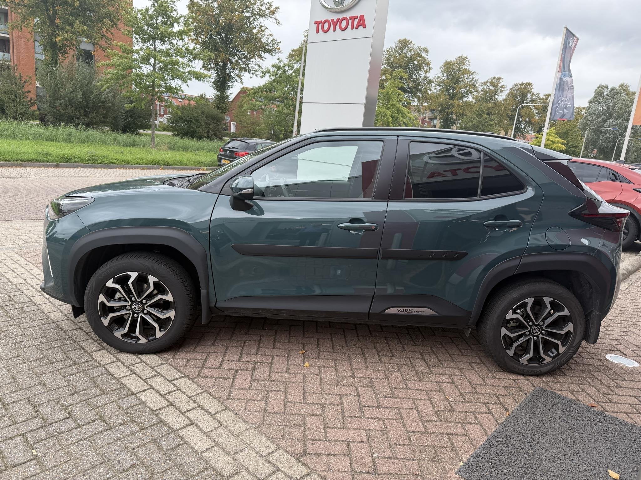Toyota Yaris Cross 1.5 Hybrid 130 Dynamic, Auto's, Dealer onderhouden, Stof, Gebruikt, Hybride Elektrisch/Benzine