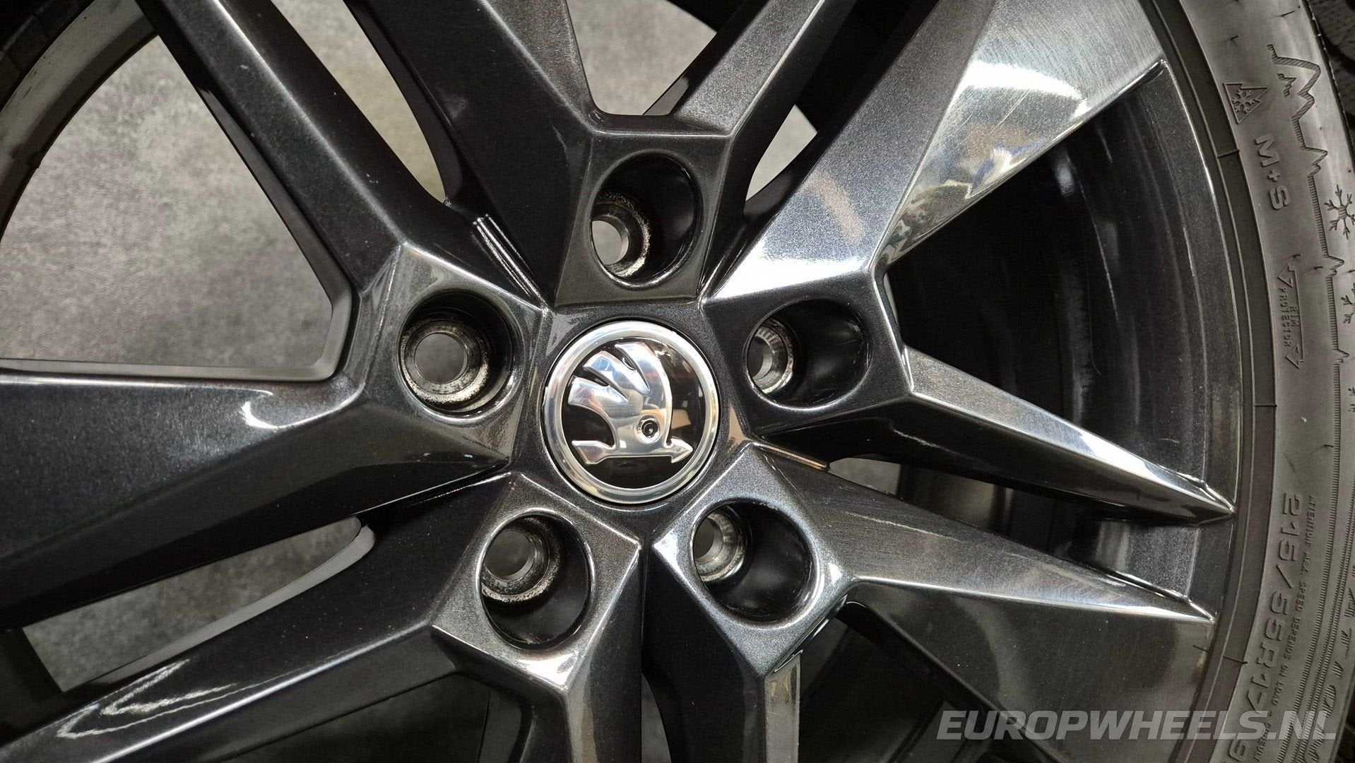 17 inch Skoda Superb 3V Passat B8 Karoq velgen winterbanden, Auto-onderdelen, -, -, Banden en Velgen, 17 inch