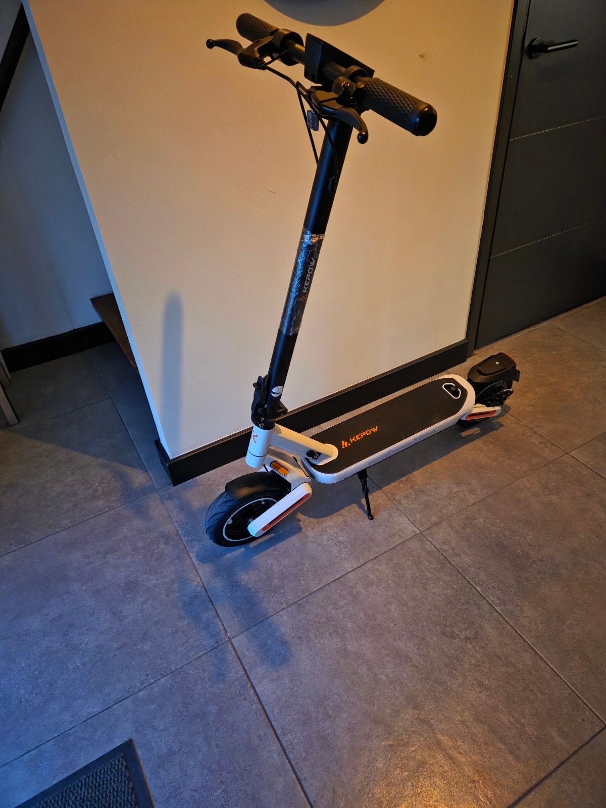 NIEUW Kepow E12 Elektrische Step - 500W, 40km/u, 35km bereik, Fietsen en Brommers, Verzenden