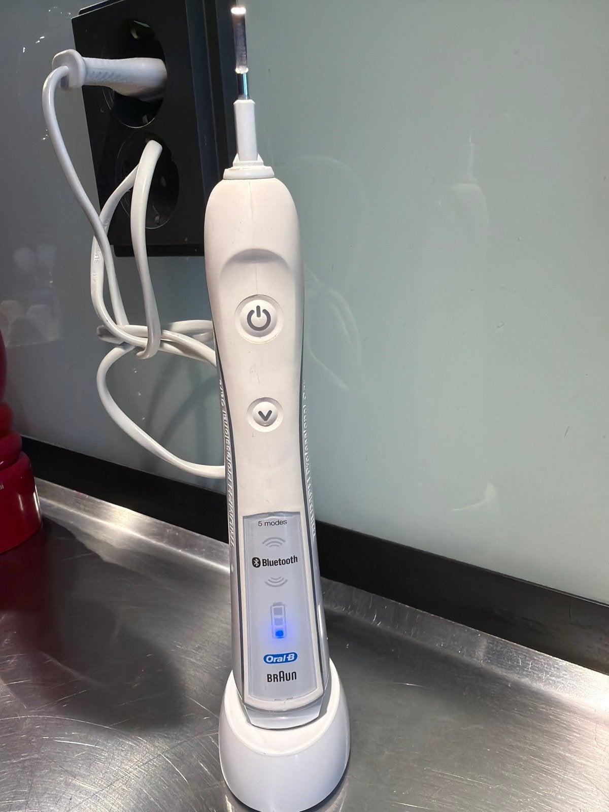 Oral-B Braun elektrische tandenborstel met Bluetooth, Witgoed en Apparatuur, Persoonlijke-verzorgingsapparatuur, Zo goed als nieuw