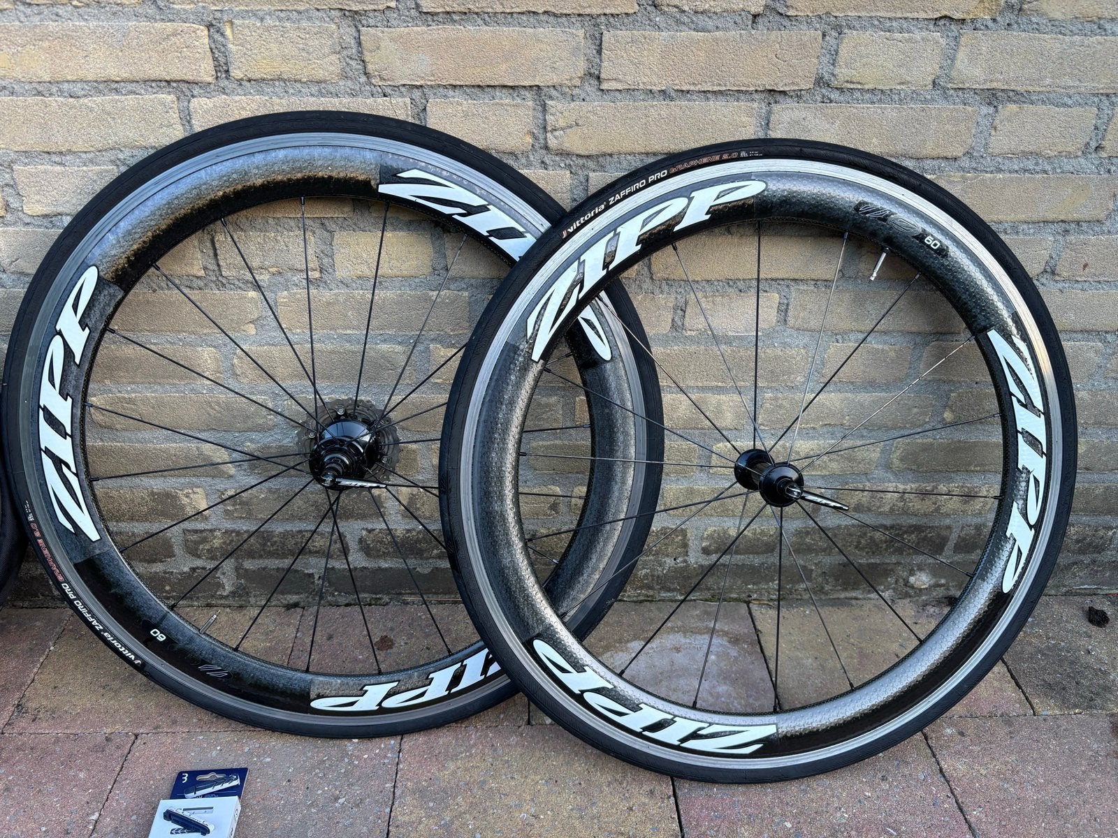 Zipp 60mm clincher carbon complete Wielset - 11sp shimano, Gebruikt, Racefiets, Carbon, Ophalen