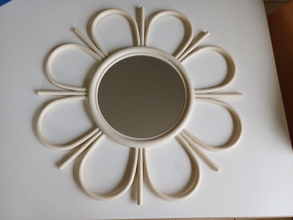 Vintage witte kunstof spiegel zeer leuke model, Huis en Inrichting, Woonaccessoires | Spiegels, Minder dan 50 cm, Gebruikt, Rond