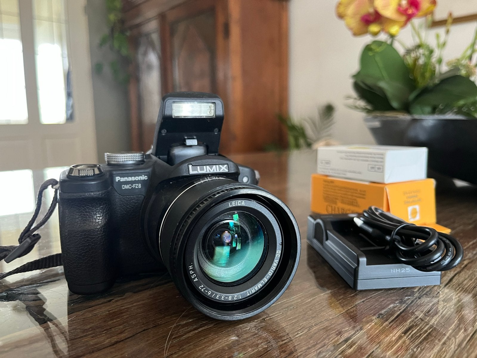 Panasonic Lumix DMC-FZ8 Digitale Camera met Oplader, Gebruikt, Panasonic, Oplader, 8 keer of meer