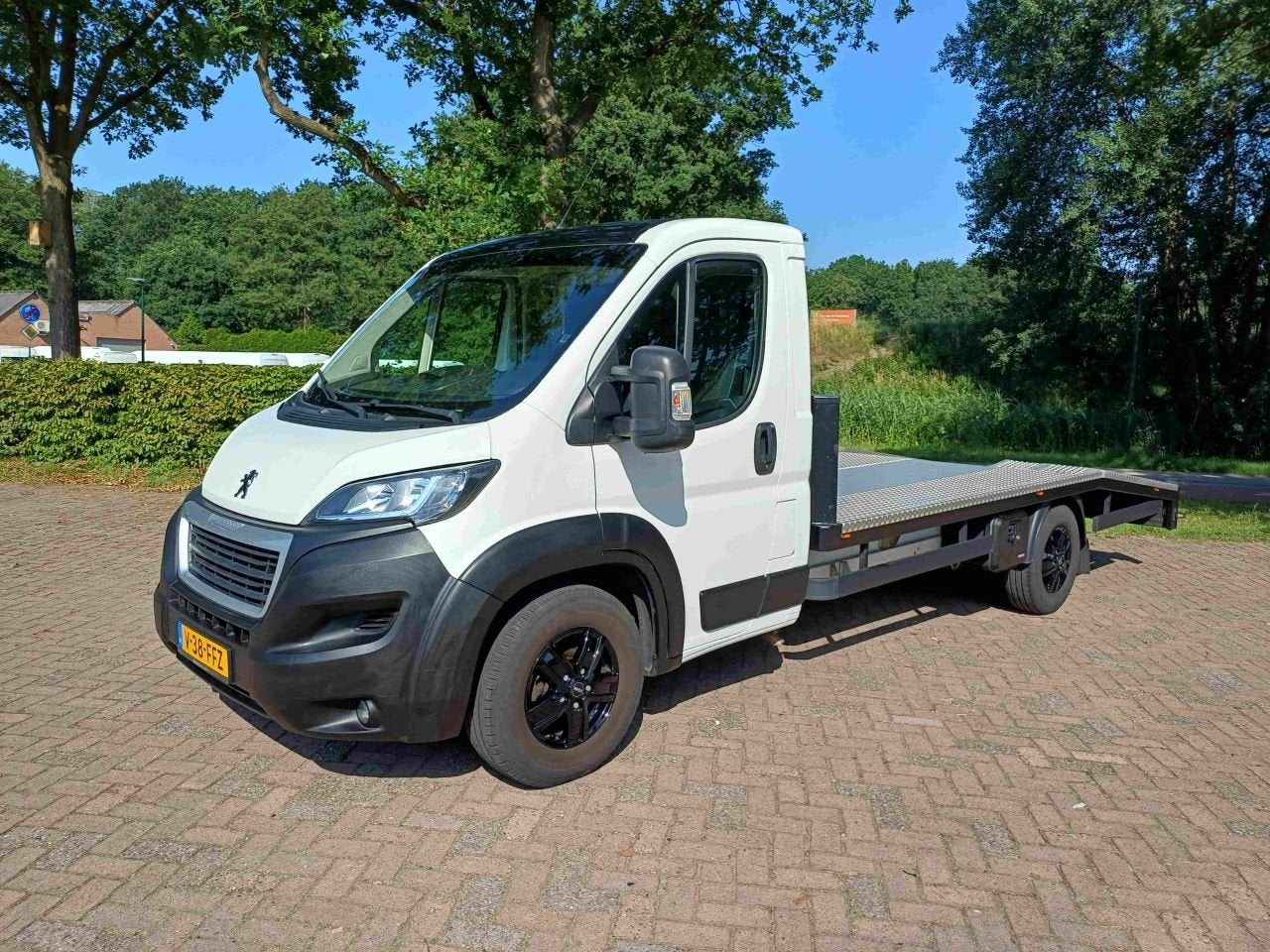 Peugeot Boxer 435 2.0 BlueHDI L4 MAXI oprijwagen / autoambul, Euro 6, Bedrijf, Onderhoudsboekje, Te koop