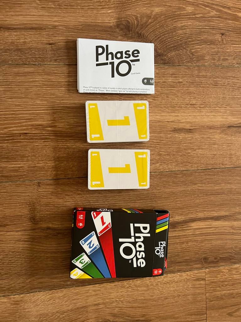 Phase 10 kaartspel, kaarten nieuw, doos beschadigd, Hobby en Vrije tijd, Drie of vier spelers, Ophalen of Verzenden, Zo goed als nieuw