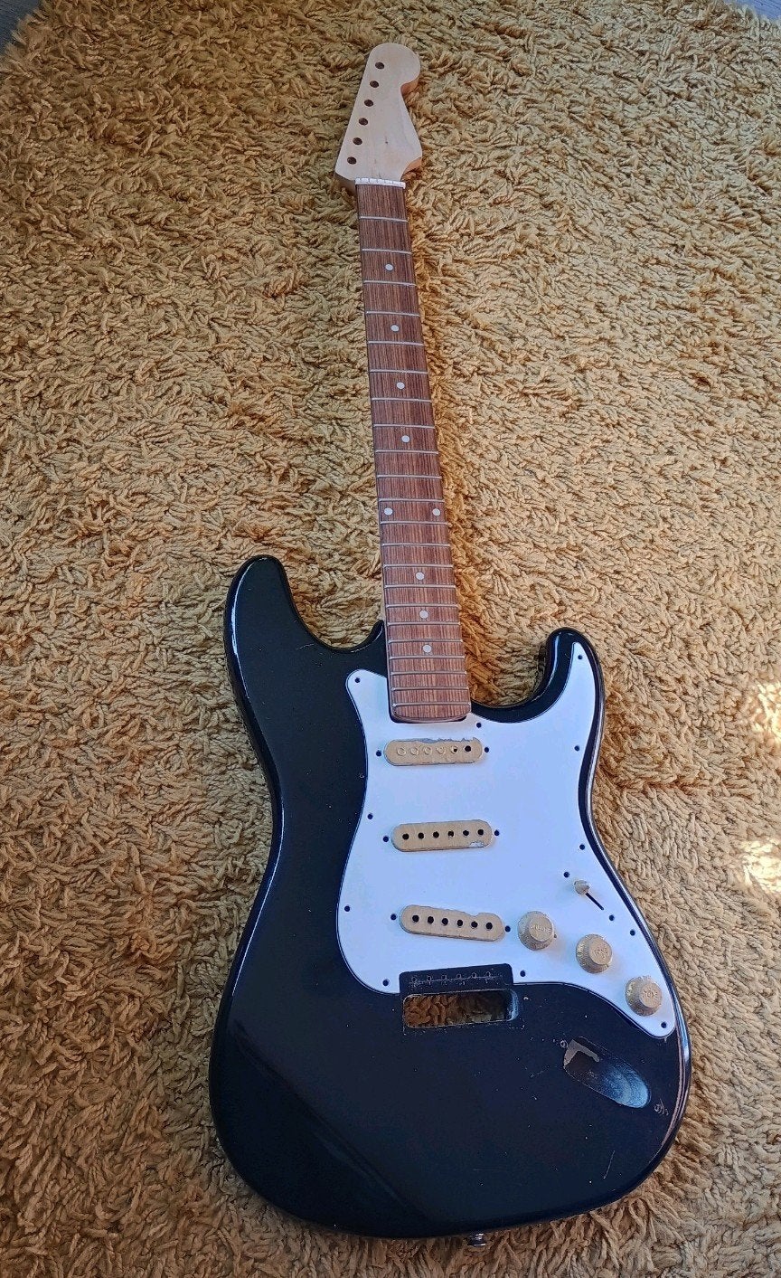 Onderdelen van een Stratocaster Fender Japan copy te koop, Muziek en Instrumenten, Snaarinstrumenten | Gitaren | Elektrisch, Gebruikt