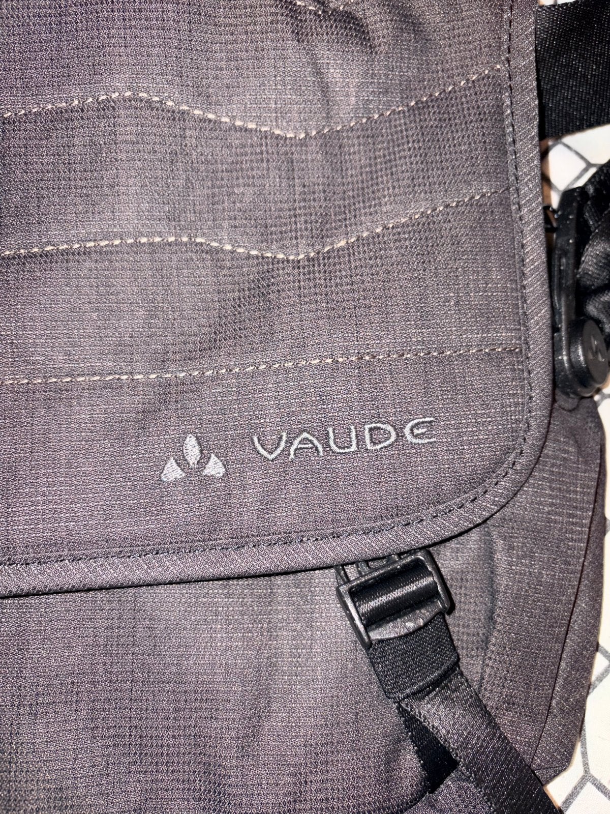 Vaude Schoudertas - grijs bruin. Zo goed als nieuw, Ophalen of Verzenden, Zo goed als nieuw, Bruin, Overige merken
