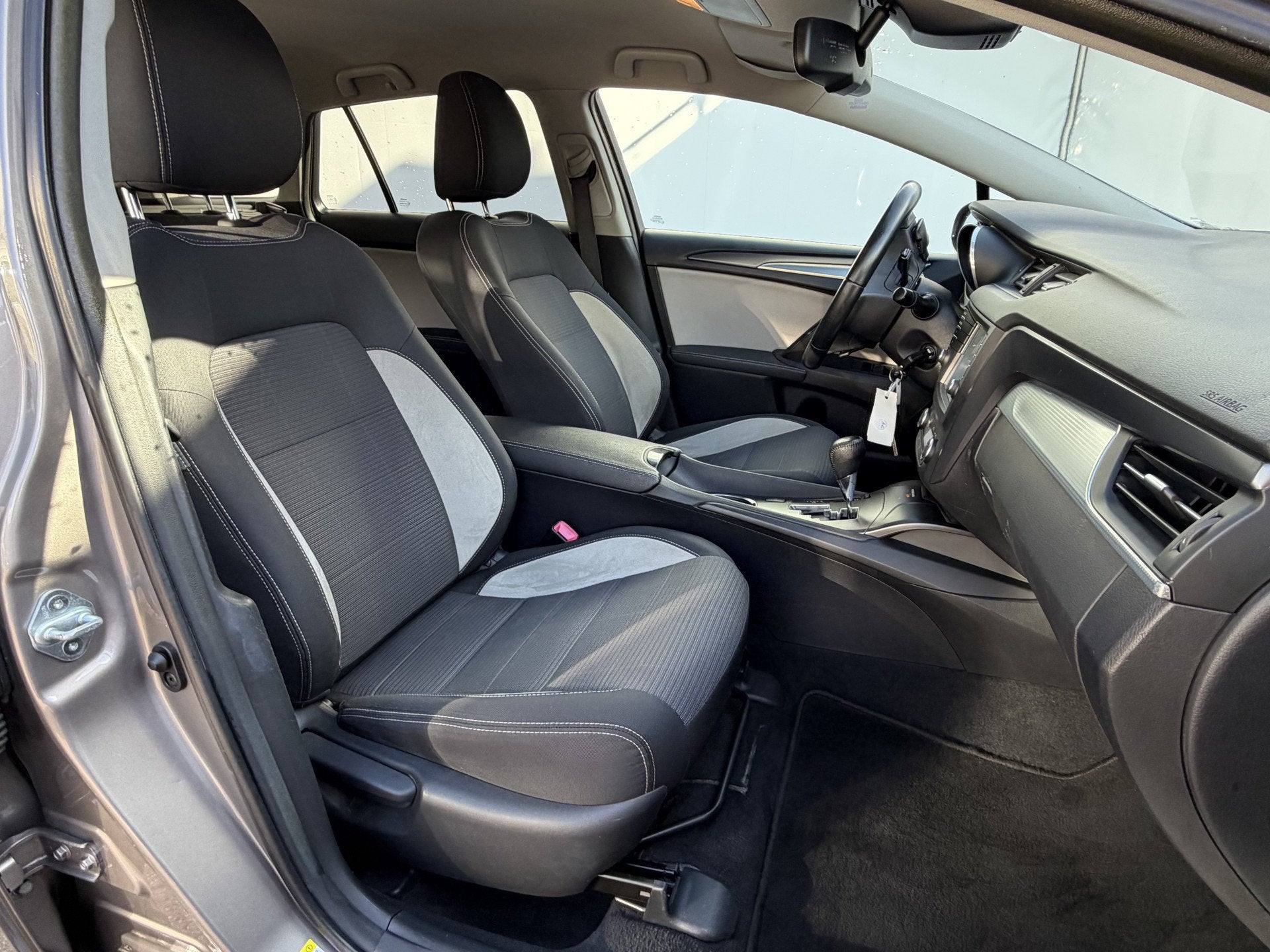 Foto 19 van Toyota Avensis Touring Sports 1.8 VVT-i Lease Pro Automaat T