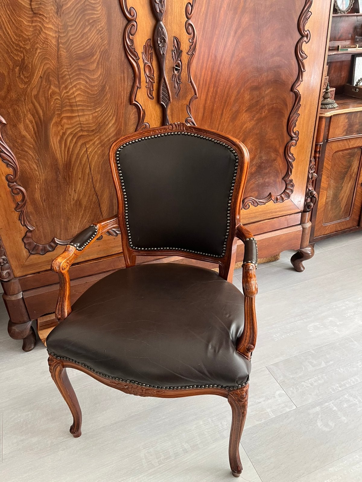 2 biedermeier stoeltjes, Ophalen
