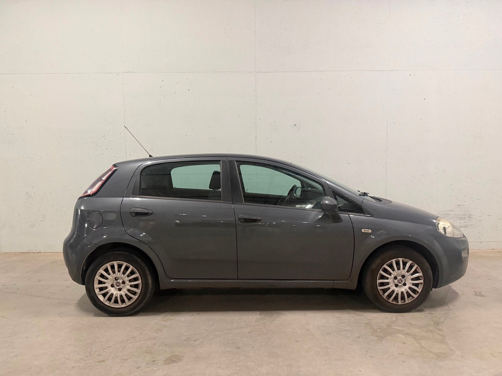 Fiat Punto Evo 1.2 5drs. Airco APK NAP, Auto's, Fiat, Voorwielaandrijving, Stof, 1242 cc, 4 cilinders