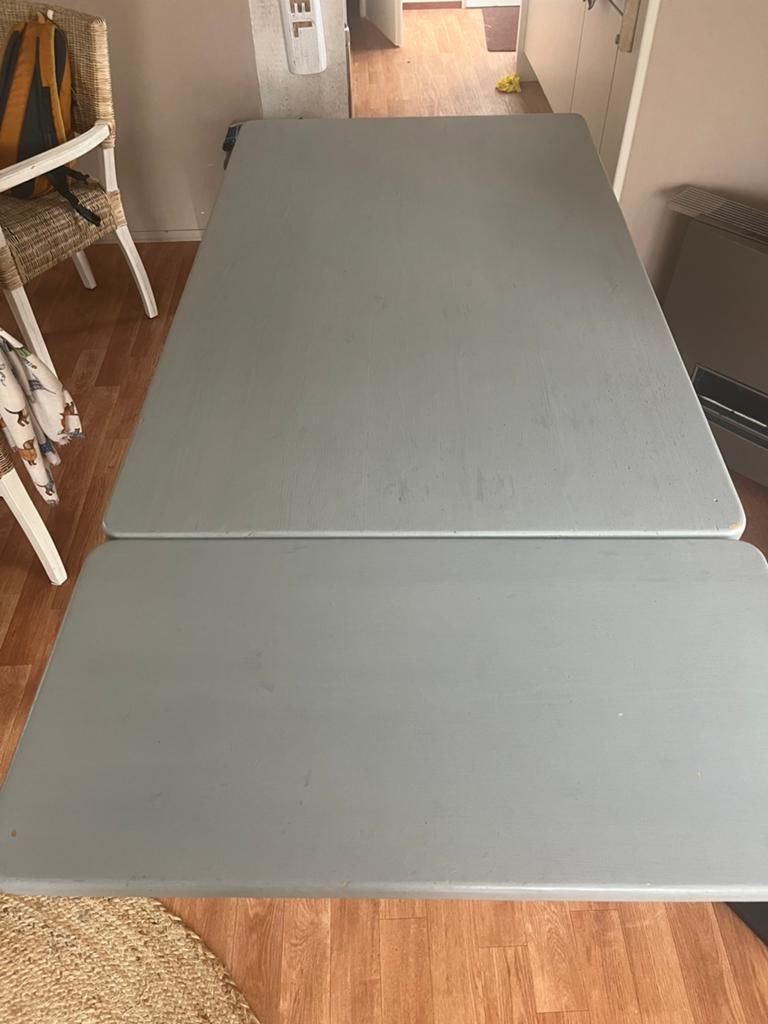 Geverfde met krijverf , grenen houten tafel met verlengstuk, Ophalen, Gebruikt, 50 tot 100 cm, Vier personen