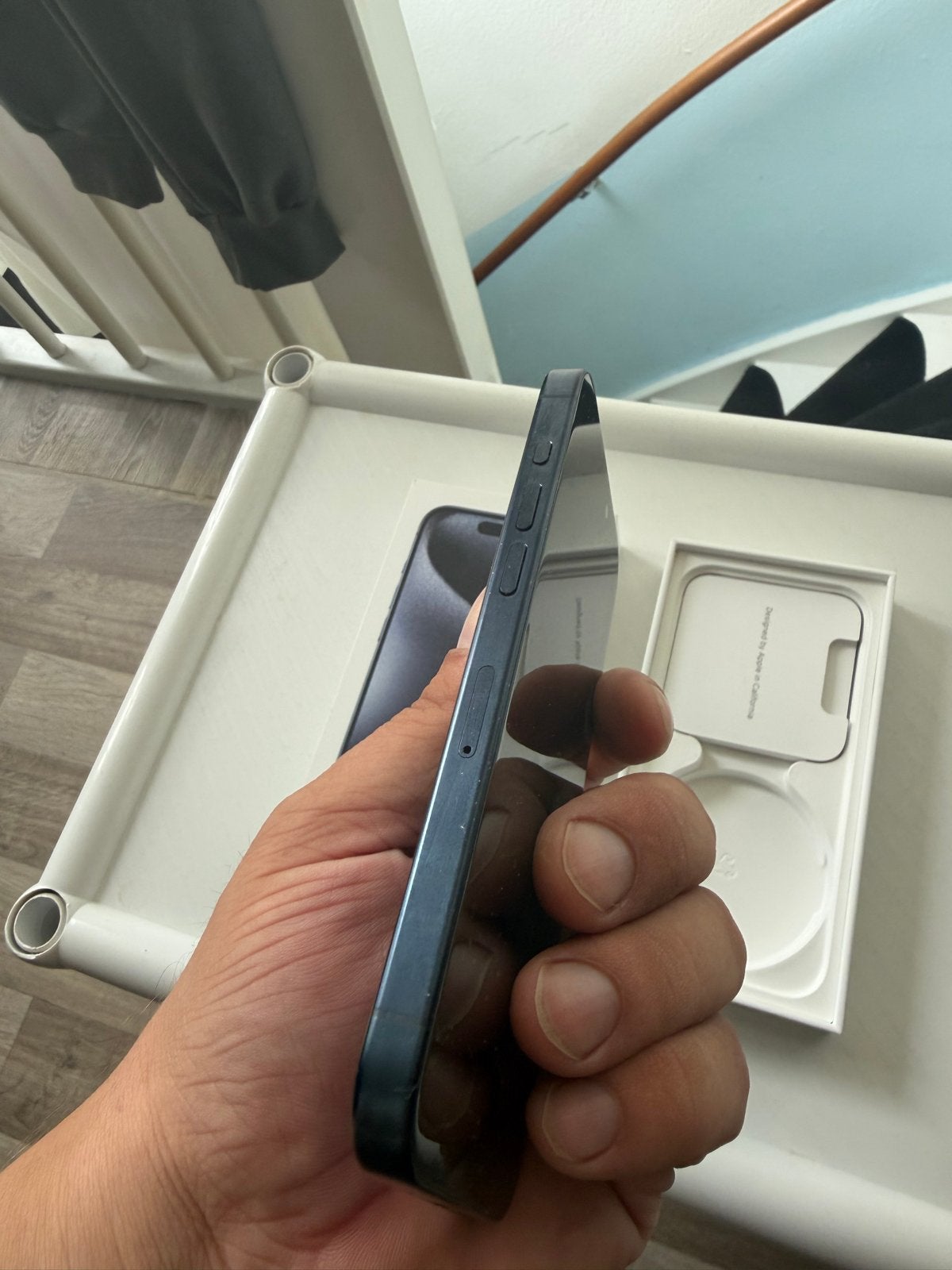 Foto 6 van iPhone 15 Pro - titanium blue